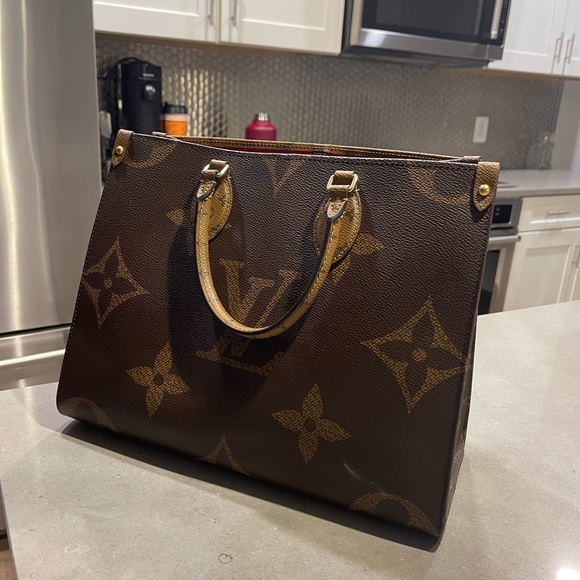 Louis Vuitton Monogram Tote - Picture 2 of 5